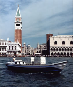 Immagini barche e cantiere